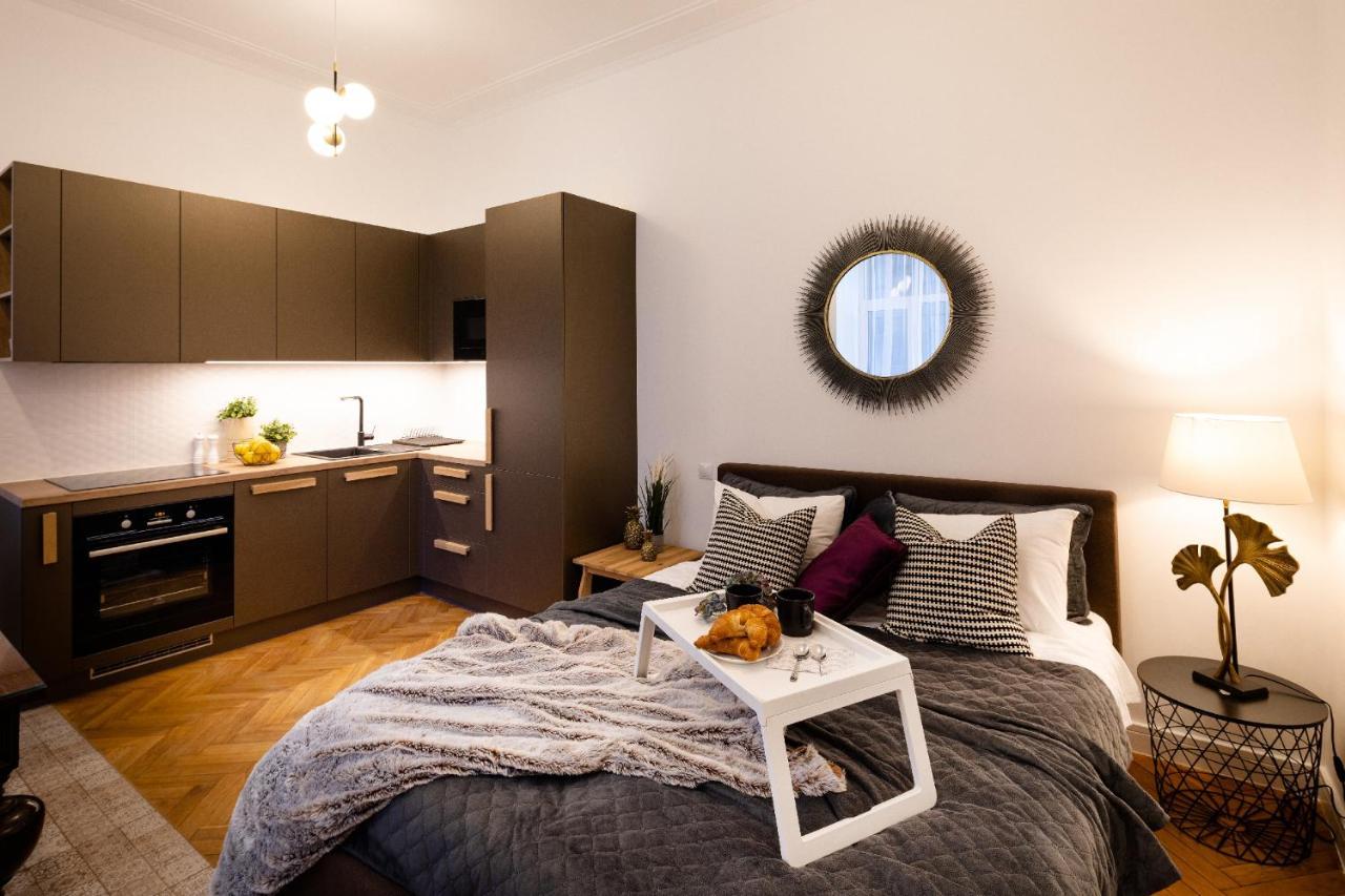 Brivibas House Design Apartments In City Center Riga Kültér fotó