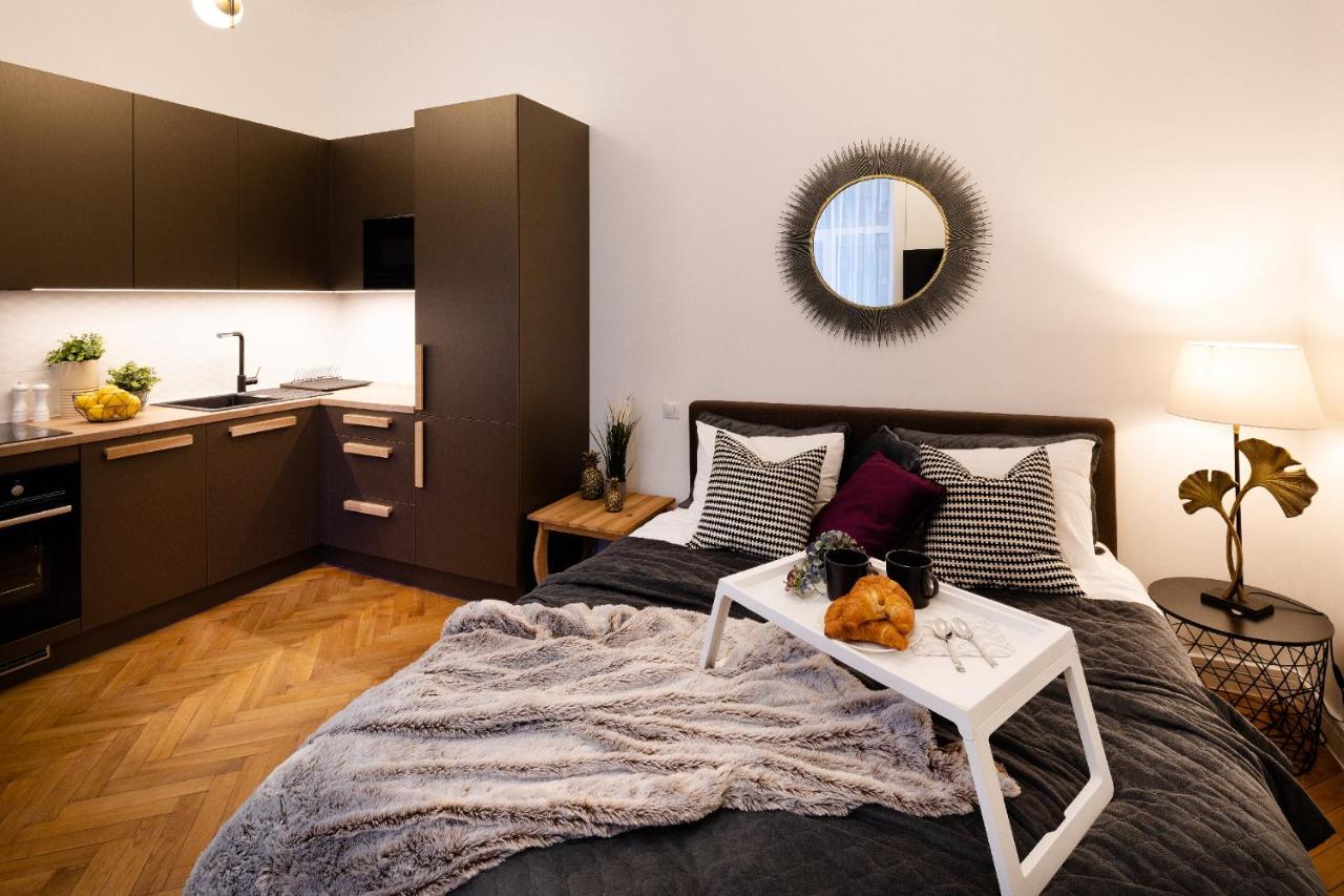 Brivibas House Design Apartments In City Center Riga Kültér fotó