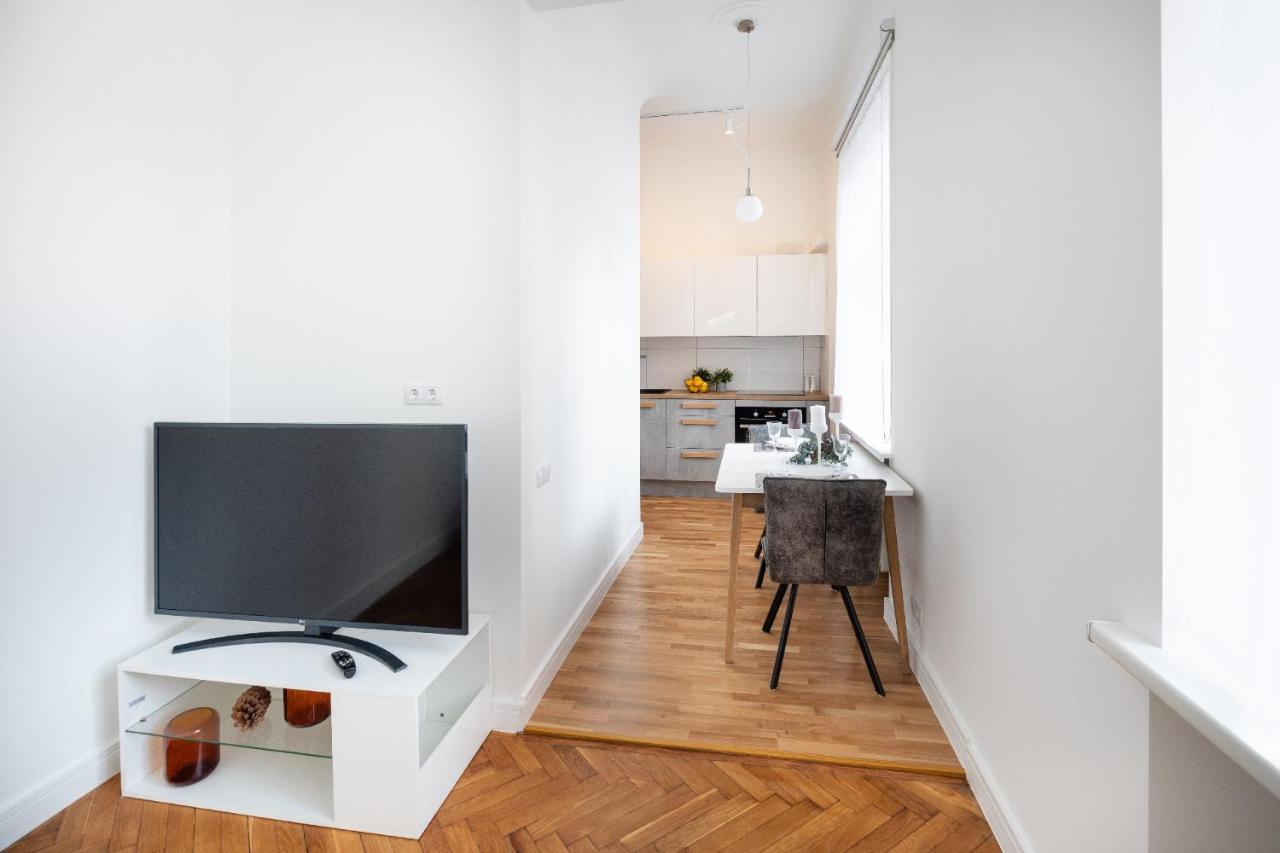 Brivibas House Design Apartments In City Center Riga Kültér fotó