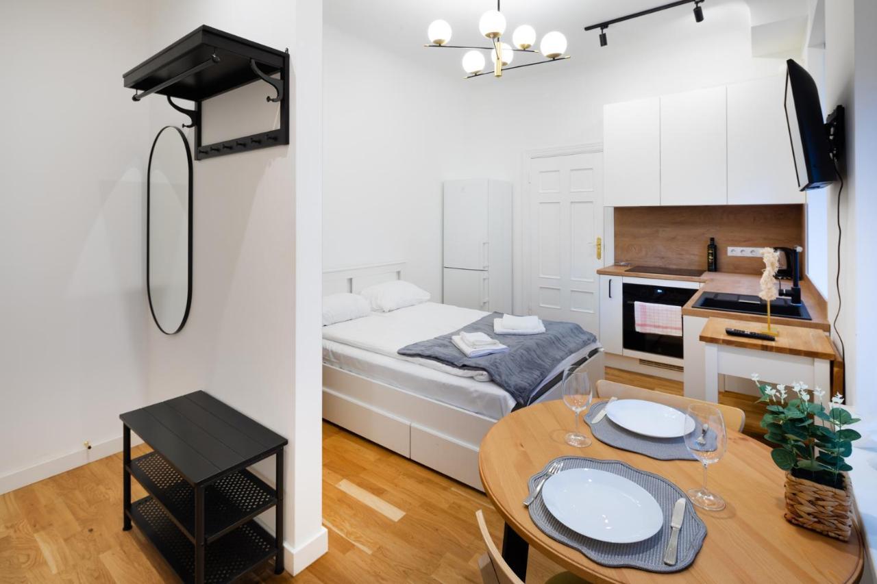 Brivibas House Design Apartments In City Center Riga Kültér fotó