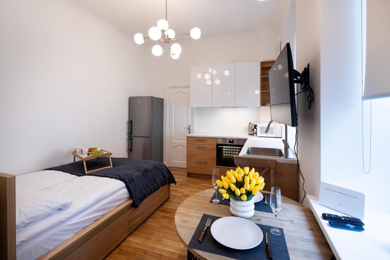 Brivibas House Design Apartments In City Center Riga Kültér fotó